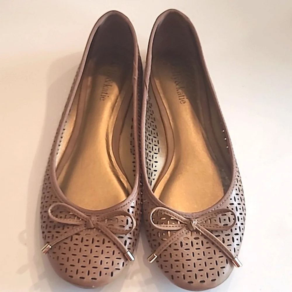 Kelly & Katie Ballet Jelly Flat Perforated Slip Resistant Flexible Slide On Flex